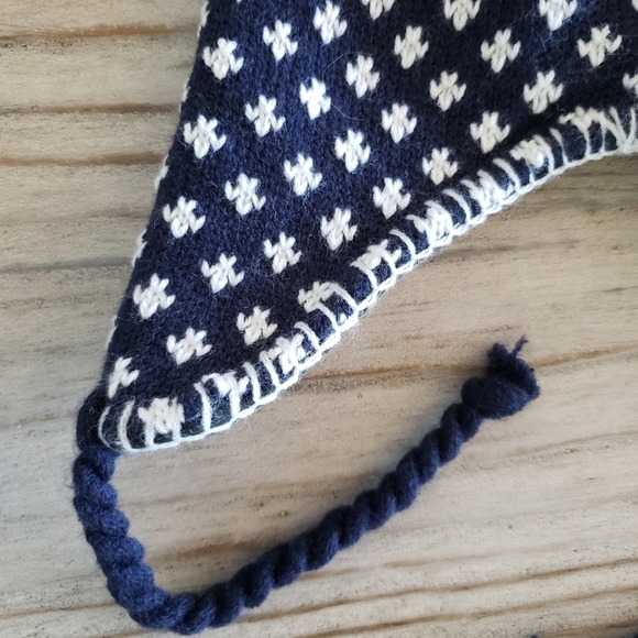 STARS and Stripes Knited Beanie Ear Flaps, Red White and Blue Ski Hat Winter Hat - Picture 4 of 6